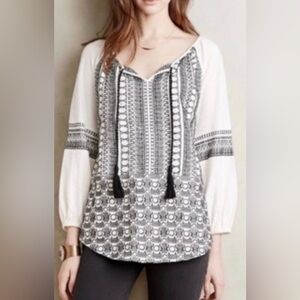 🆕 Akemi + Kin by Anthropologie White Blouse with Black Embroidery - Size XS